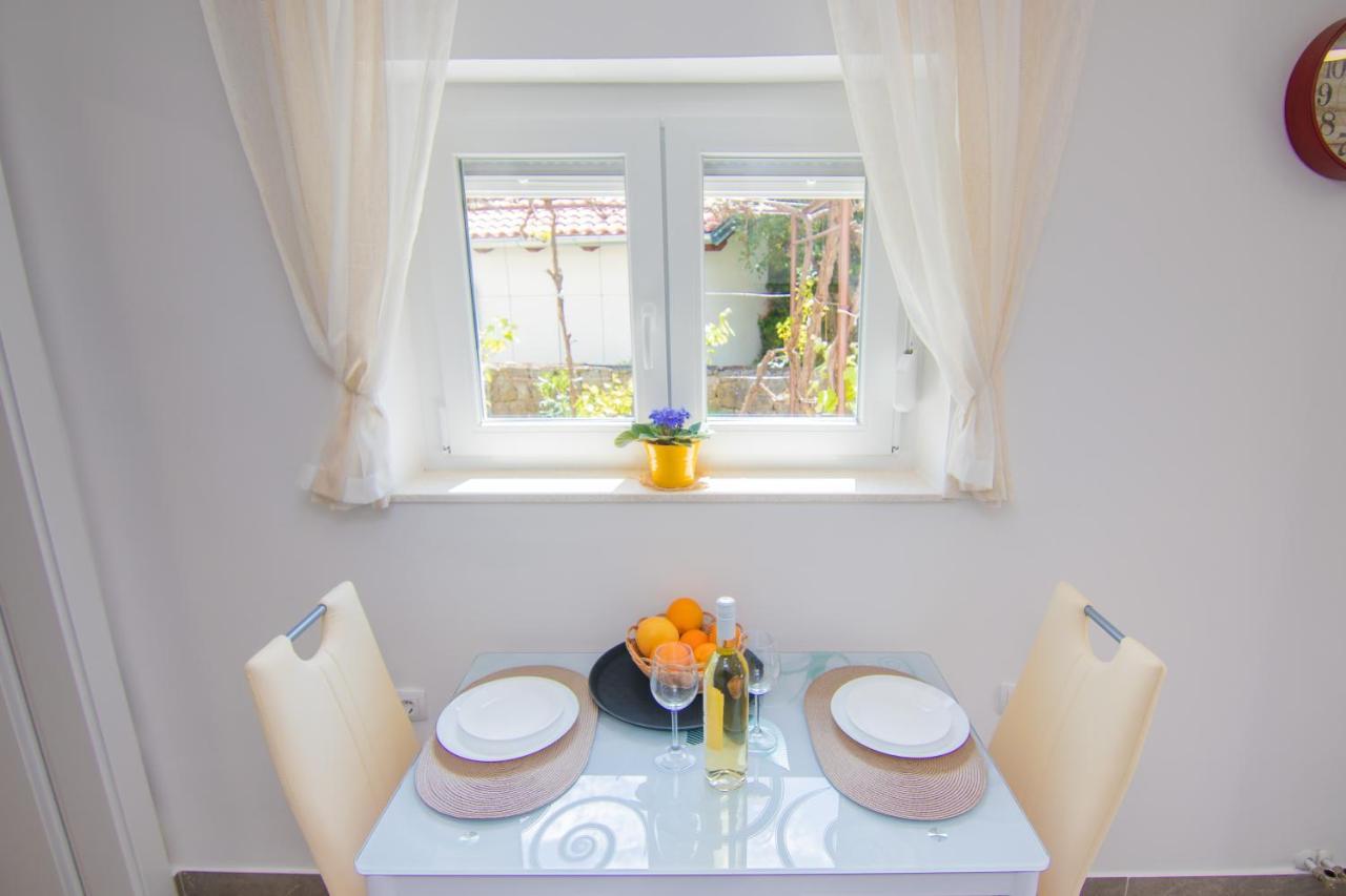 Apartman Mara Krk Town Esterno foto